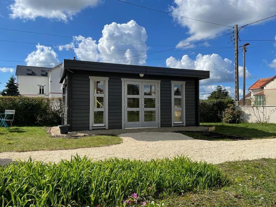 Tiny House Toute Equipee Avec Jardin Saint-Florent-sur-Cher Экстерьер фото
