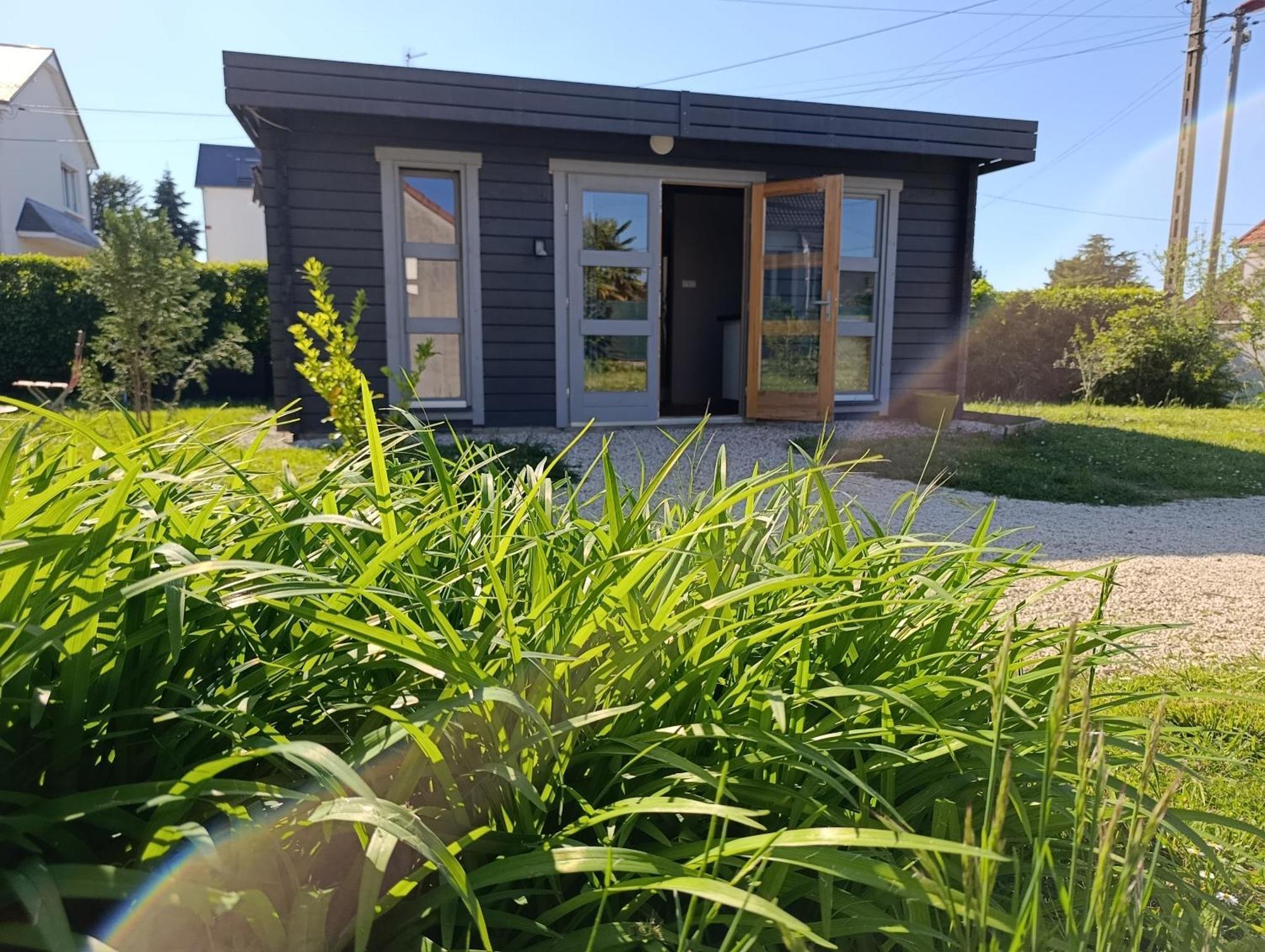 Tiny House Toute Equipee Avec Jardin Saint-Florent-sur-Cher Экстерьер фото